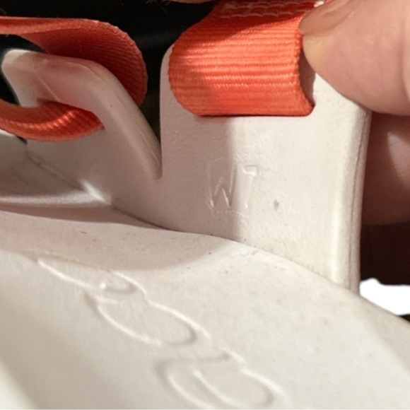 Like New - Chaco Chillos in Persimmon - size 7 - Picture 6 of 6